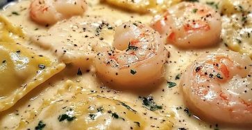  Creamy Shrimp Ravioli Skillet