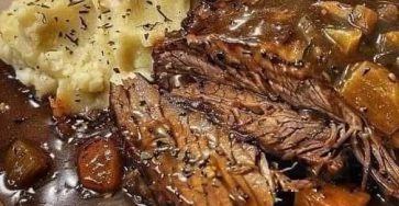 Beef and Gravy Over Mashed Potatoes