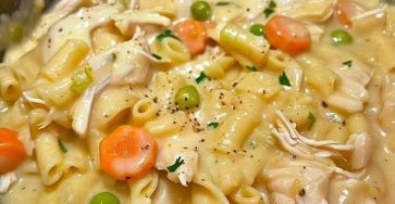 Chicken Pot Pie Noodle Skillet